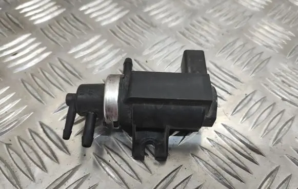 Volkswagen Golf IV Turbo solenoid valve 1J0906627