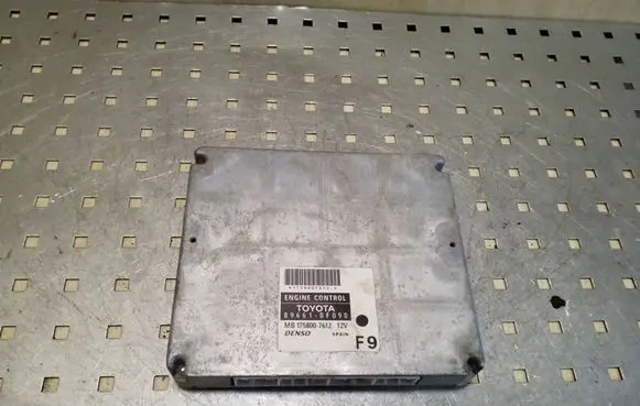 Toyota Corolla Verso E121 Engine control unit/module 896610F090 MB1758007612