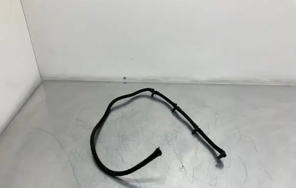 Fuel injector supply line/pipe