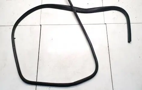Ford Kuga I Rubber seal rear door 