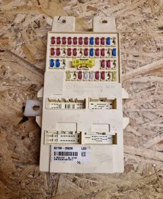 SsangYong Tivoli Fuse module 8215035030 AK62188 06245161