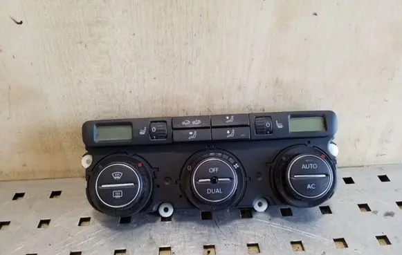 Volkswagen PASSAT B6 Climate control unit 74677581