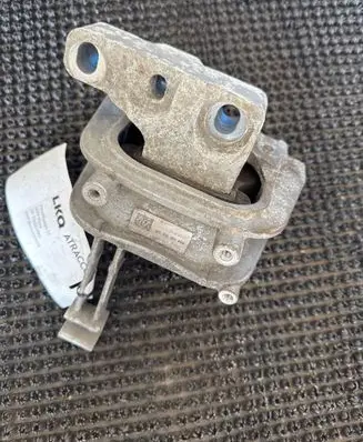 Volkswagen Golf VII Engine mount bracket 5Q0199262CR ZFH12HA69NF7 10092012
