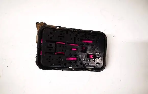 Volkswagen Golf Plus Fuse box set 1K0937700A