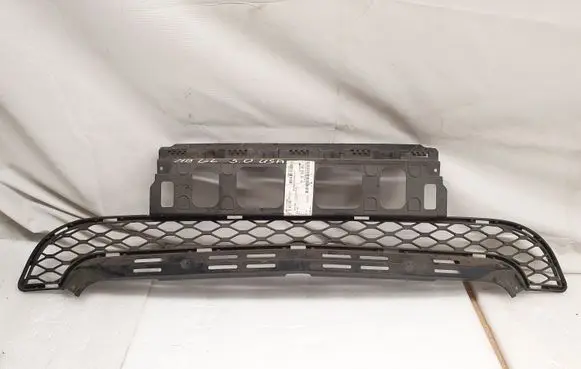 Mercedes-Benz GL X164 Front bumper lower grill A1648851565