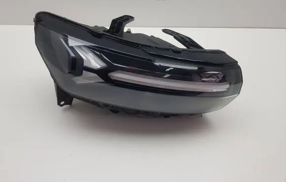 Dacia Duster III Headlight/headlamp 260107725R 1846588