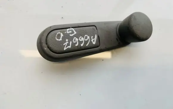 Citroen Xsara Picasso Front door window winding handle 