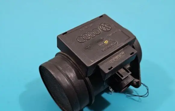 Volkswagen PASSAT B4 Mass air flow meter 074906461 IMPRK1455780