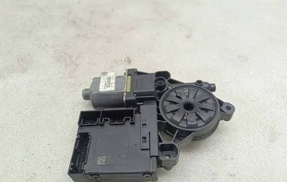 Volkswagen PASSAT B7 Front door window regulator motor 3C0959793C BRF0012957 918432110
