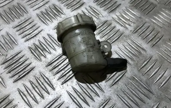 Chrysler Neon I Brake fluid reservoir 