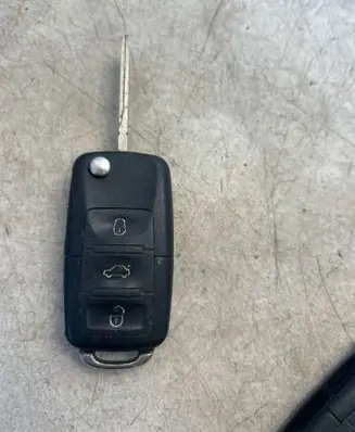 Skoda Octavia Mk2 (1Z) Ignition key/card 