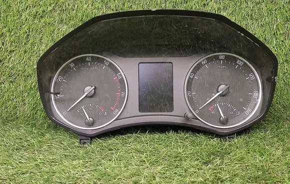 Skoda Octavia Mk2 (1Z) Speedometer (instrument cluster) 1Z0920903B