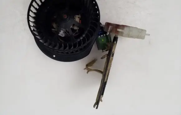Ford Galaxy A/C air flow flap actuator/motor 95NW18456