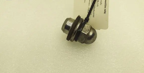 Mitsubishi L200 Nuts/bolts 