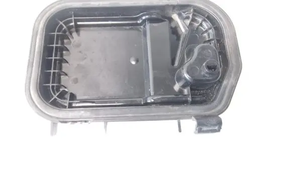 Audi A6 S6 C6 4F Headlight/headlamp dust cover 16016300L