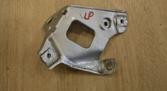 Chevrolet Orlando Fender mounting bracket