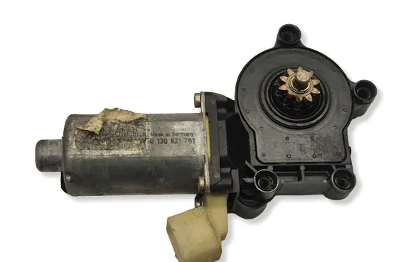 Volvo S60 Front door window regulator motor 0130821761