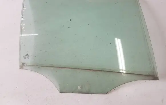 Volkswagen Golf VI Rear door window glass