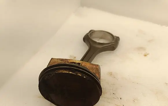 Dodge Durango III Piston with connecting rod S2011