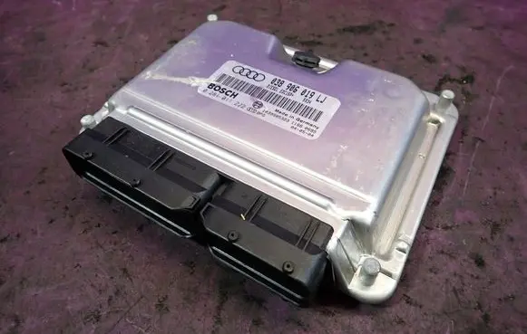 Audi A4 S4 B6 8E 8H Engine control unit/module ECU 