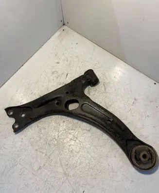 Toyota Prius (NHW20) Front lower control arm/wishbone