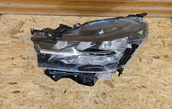 Suzuki SX4 S-Cross Headlight/headlamp QK22 YAA