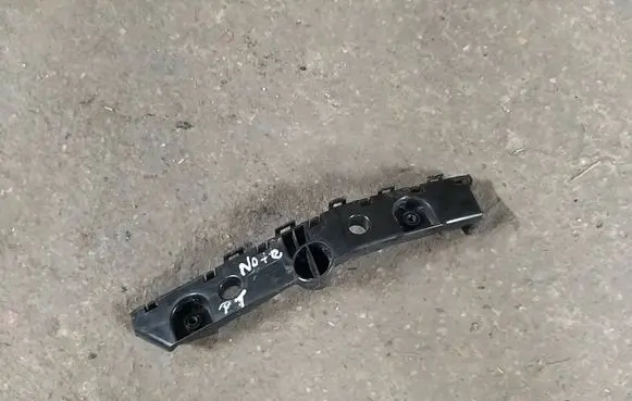 Nissan Note (E12) Rear bumper mounting bracket 852203VU0A
