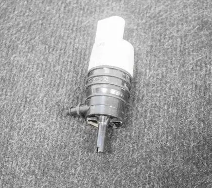 BMW 4 F32 F33 Windscreen/windshield washer pump 7298309