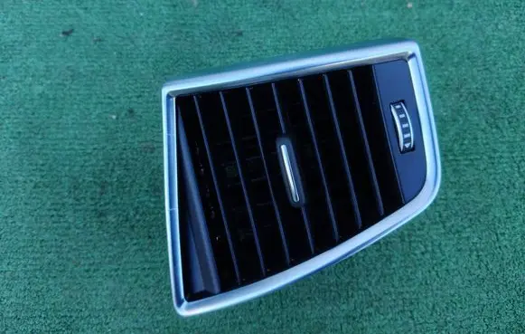 Audi Q5 SQ5 Dashboard side air vent grill/cover trim 8R1820902