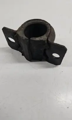 KIA Sorento Sway bar bush bracket, front 