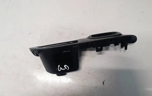 Nissan Juke I F15 Front door window switch trim 829601KA2A