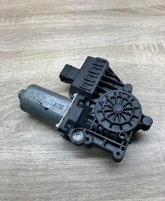 Opel Zafira A Front door window regulator motor 90579355 0130821768