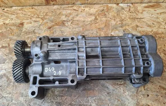 Nissan Navara D40 Oil pump balance shaft 