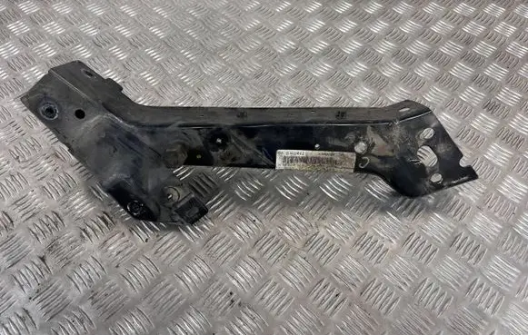 Dodge Durango III Radiator support slam panel bracket 