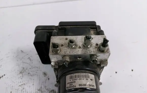 Toyota Yaris ABS Pump 895410D170