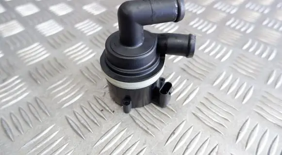Volkswagen PASSAT B7 Electric auxiliary coolant/water pump 5N0965561A