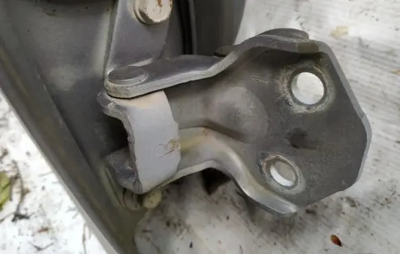 Mazda Xedos 6 Front door upper hinge