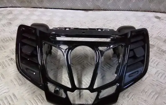 Radio/CD/DVD/GPS head unit