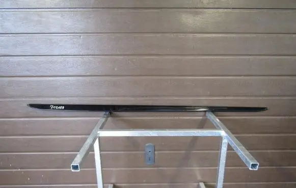 Front sill (body part)