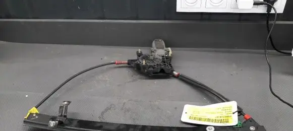 Ford Ka Front window lifting mechanism without motor 0130821683