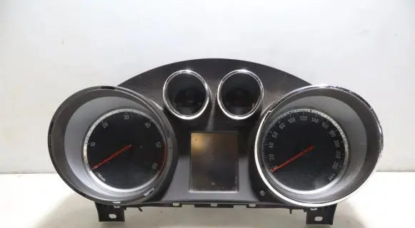 Opel Insignia A Clock 