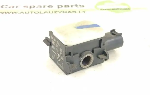 Mercedes-Benz R W251 Airbag deployment crash/impact sensor 0038202826 A0038202826