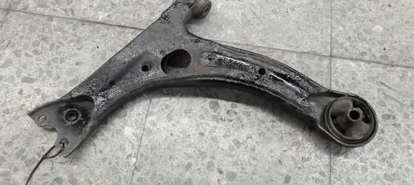 Toyota Corolla Verso E121 Front control arm