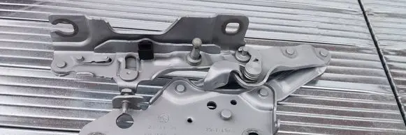 BMW X4 G02 Engine bonnet/hood hinges 7397500 298TKA0M