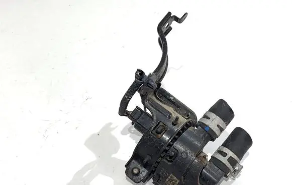 Honda Civic IX Oil filter mounting bracket 79950TV1G821M1