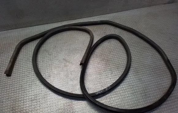 Mercedes-Benz Sprinter W901 W902 W903 W904 Front door rubber seal 