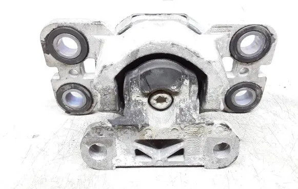 Volvo V70 Engine mount bracket 31316875