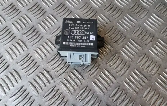 Skoda Octavia Mk2 (1Z) Light module LCM 1T0907357