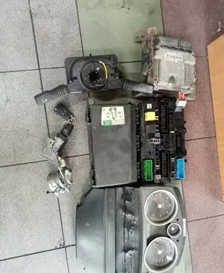Opel Astra H Engine control unit/module 55205622