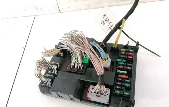 Citroen C5 Fuse box set 9651196680 9651197380